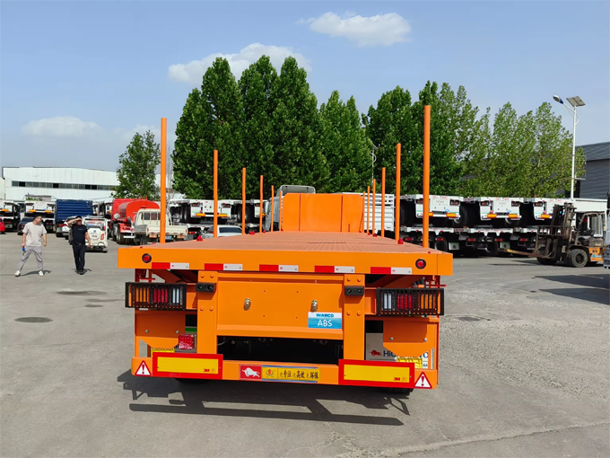 Low flatbed semi-trailers