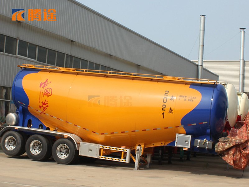 Cement tanker