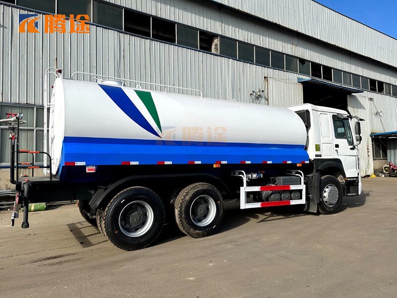 再制造豪沃371HP 20方 6✖️4洒水车-1